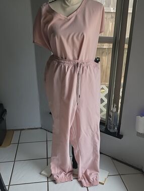 Women's Pink Relaxed Scrubs with Drawstring Waist